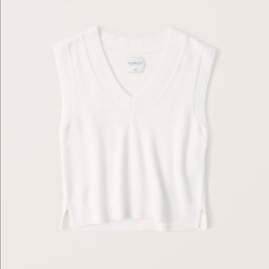 NWT Abercrombie Cropped Sweater Vest